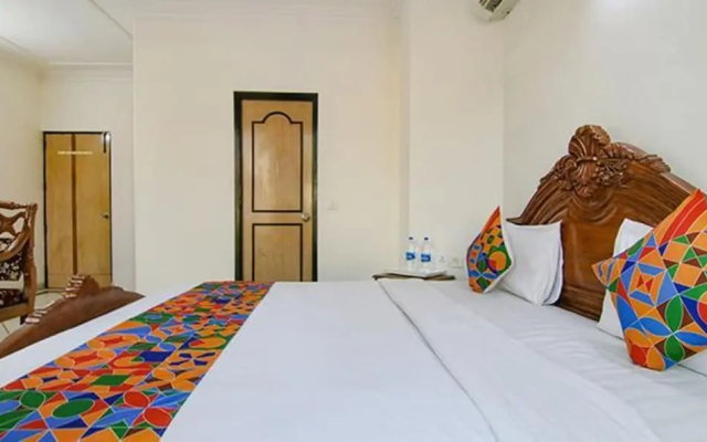 Fabhotel Singh Suite