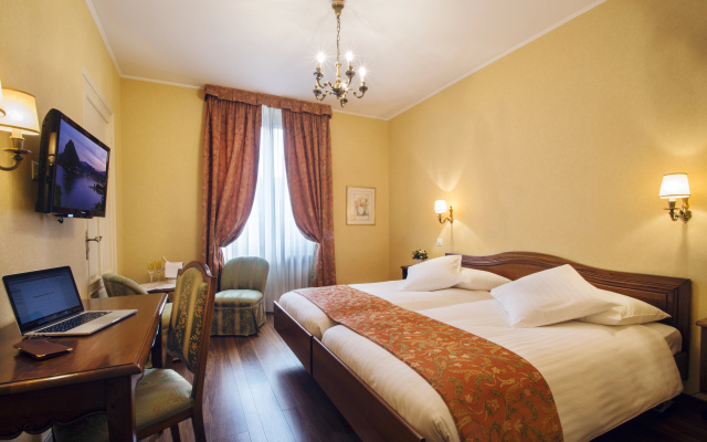 International au Lac Historic Lakeside Hotel – Guest Rooms – Lugano
