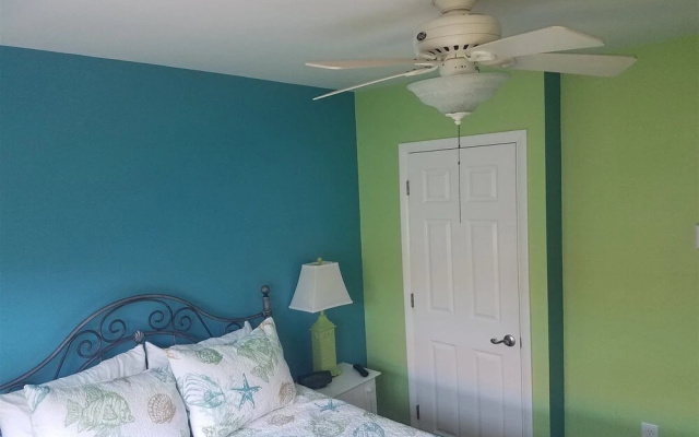 NW302 East Marina Court, Unit B2