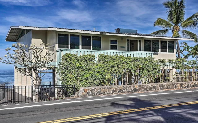 Oceanfront Kona Home w/ Beach Access & Views!