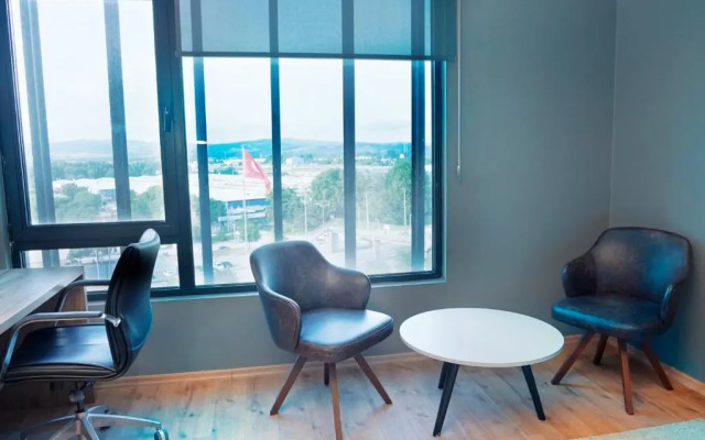 Luxury Residence in 5 star Hotel for Professionals