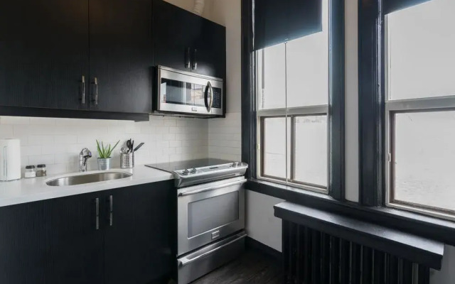 Applewood Suites - Toronto Traveler Loft