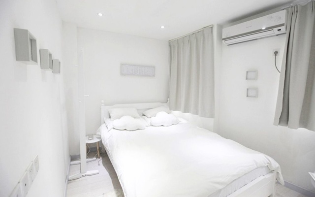 Obsessional Little White – Guest Rooms – Shanghai