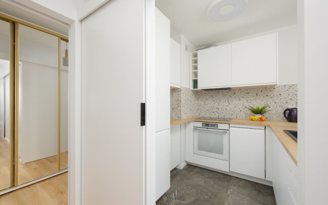 Unique Apartment With Balcony by Renters