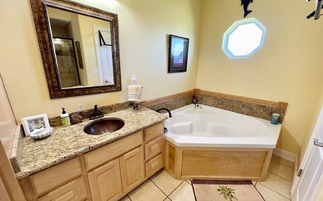 Crazy Cajun 2 Bedroom Home