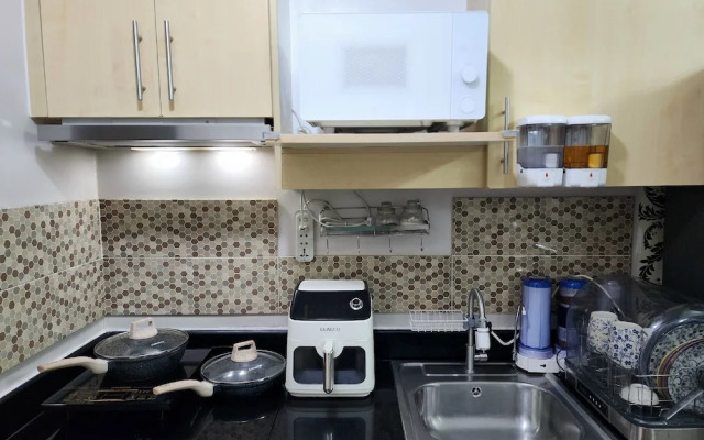 High-Tech Studio at Grass Residences -2 persons only, Quezon City