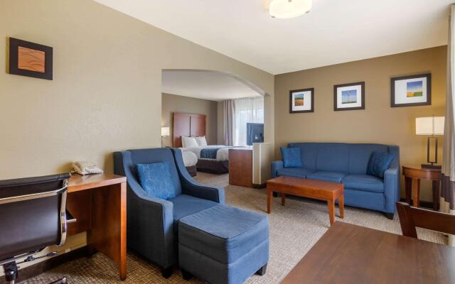 Comfort Inn and Suites Pittsburg