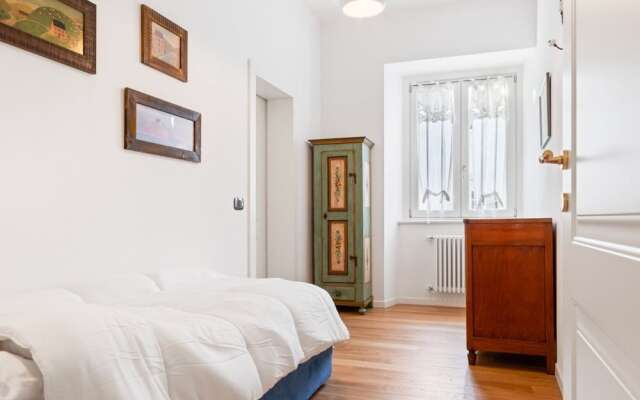 Veronetta Riverside Apartment