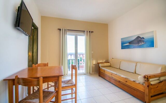 Manthos Beachfront Apts & pool