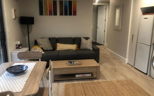Brand New Apartment a Few Minute's Walk from Town – Guest Rooms – Motueka