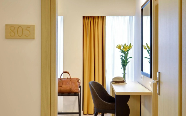 Athens Avenue Hotel