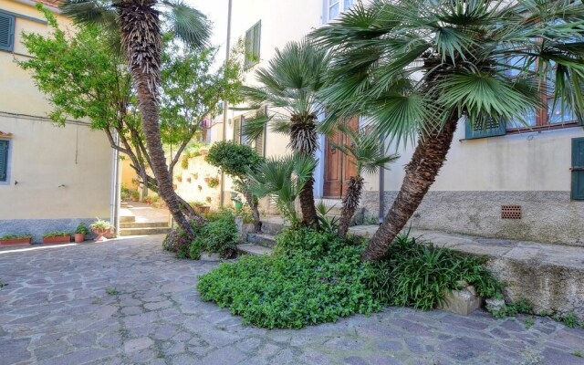 Stunning Apartment in Marciana Marina With 1 Bedrooms