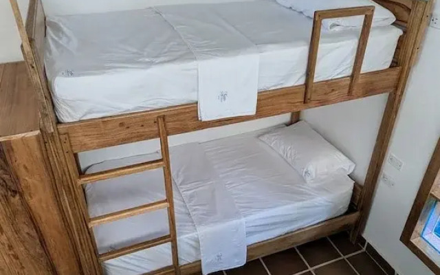 Pacific Waves Hostel & Surf