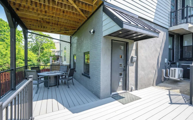 Luxury Mt. Adams Retreat Apt 1