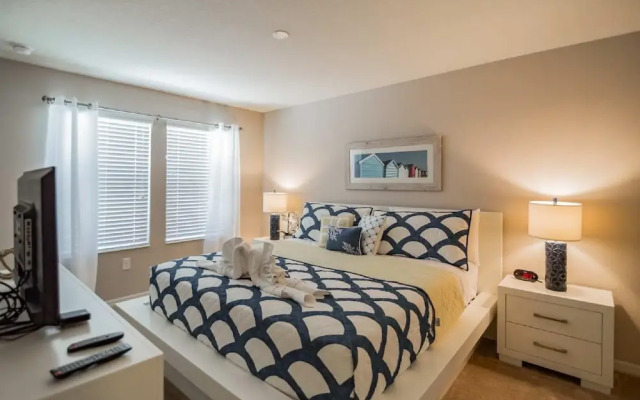 5133 Compass Bay