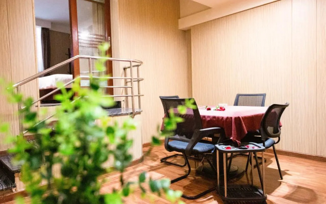 Laisu Hotel (Chongqing Auditorium)