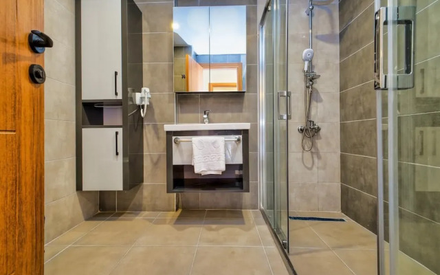 Laristone Suite Spa Hotel