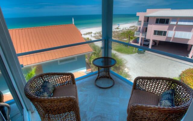 The Blue Horizon Apartment 9