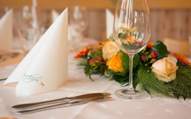 Duckys Restaurant Events Hotel