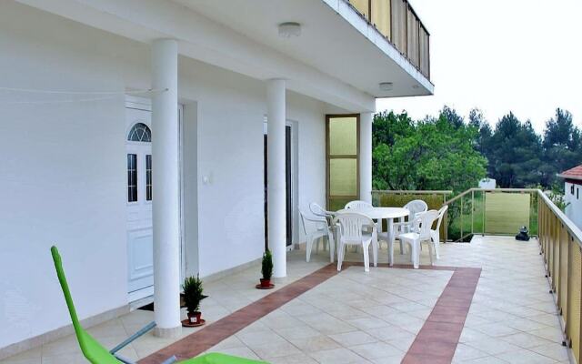 Modern Apartment in Bibinje With Pool