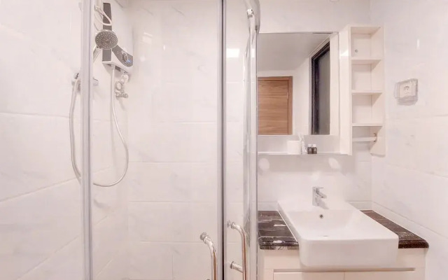 Spacious and Comfy 3BR at Sky House BSD Apartment