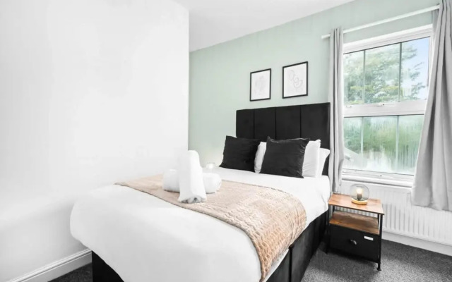 Spacious Home in Harborne