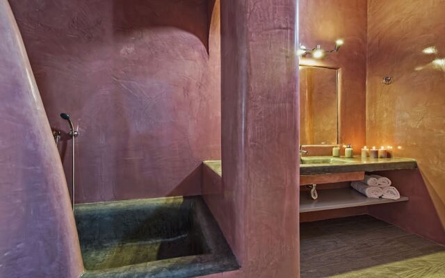 Alizea Villas & Suites