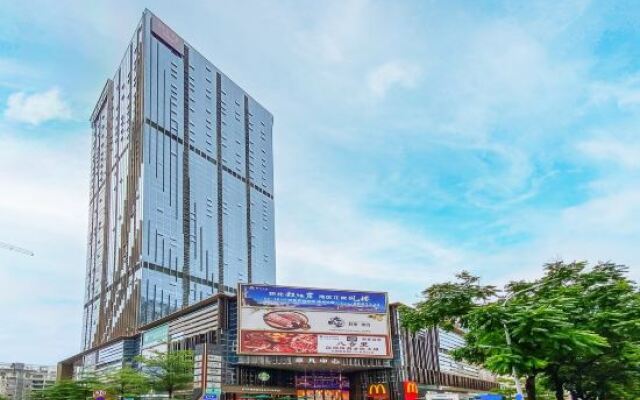 Versailles Apartment (Zhuhai Gongbei Port High-speed Railway Station)