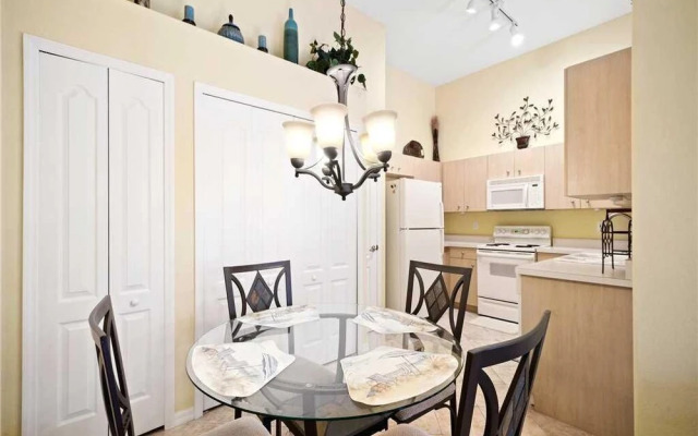 L'Pavia - Two Bedroom Condo