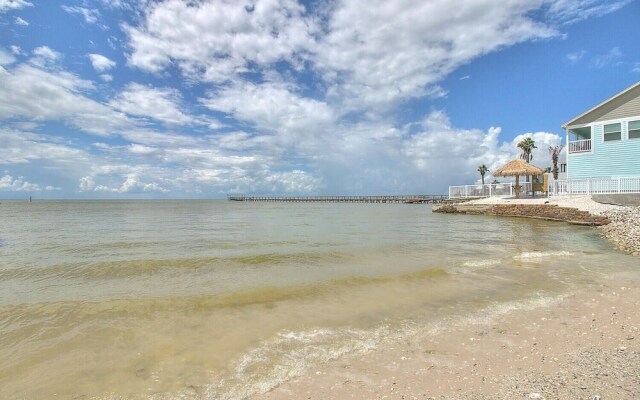 Copano Shores Seaside Paradise Home by Redawning