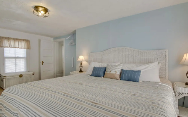 Chincoteague Home w/ Pool - Walkable Location!