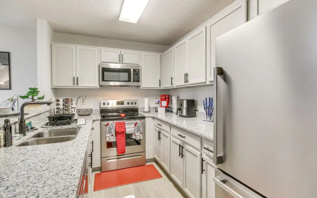 Riverfront Columbia Condo: 4 Mi to Usc!