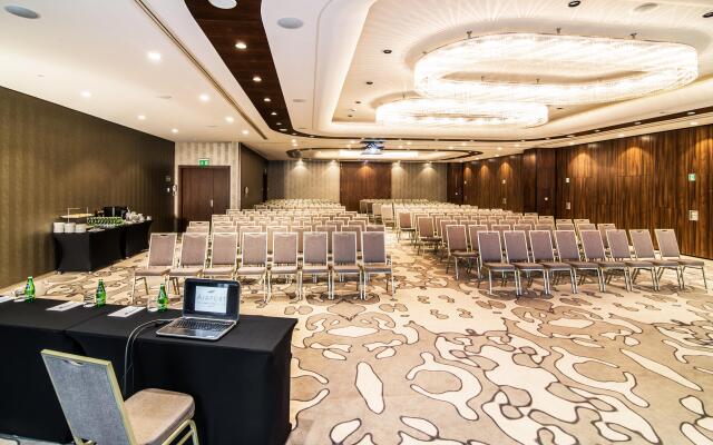 Airport Hotel Okecie