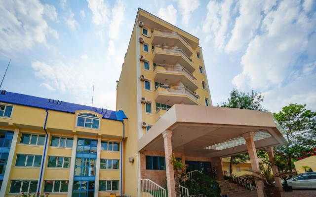 Perla Beach Hotel III