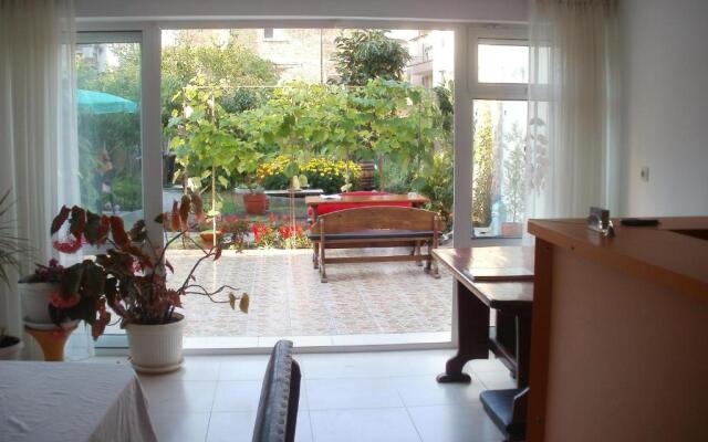 Veda Guest House