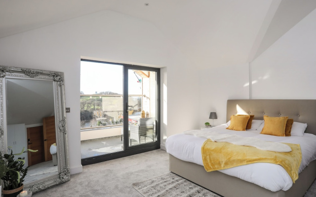 Bryn Min Manton Penthouse