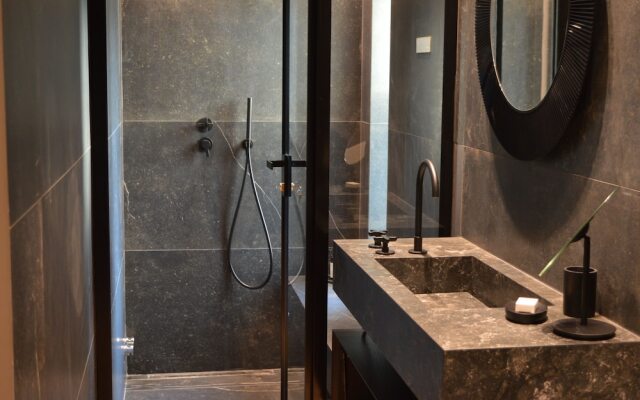 Nikiou Suites Luxury Residence