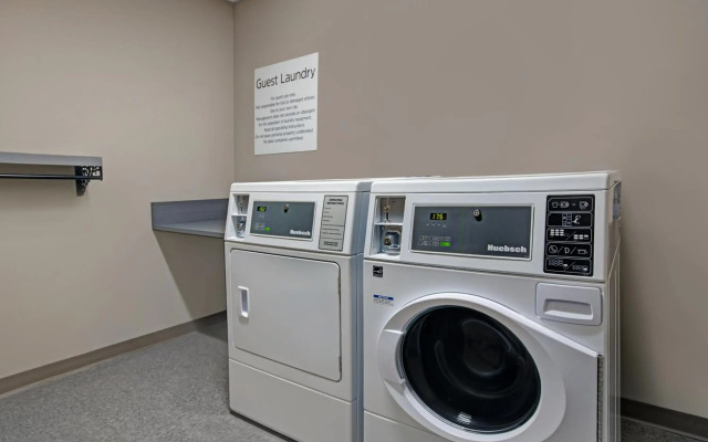 Holiday Inn Express Milwaukee Downtown by IHG