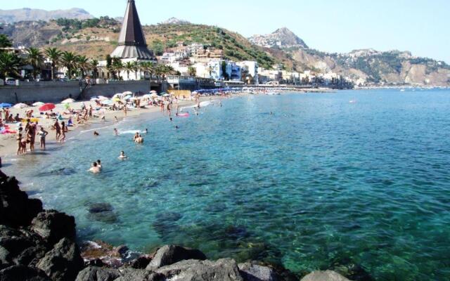 Appartamenti Centrali Giardini Naxos