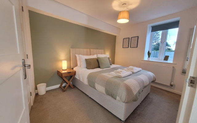 Crescent House Apartments