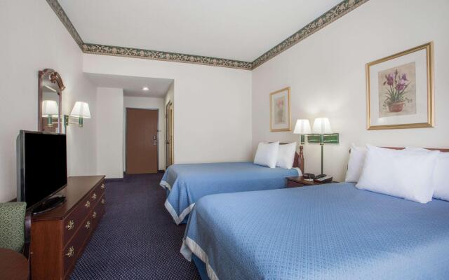 Jesup Inn & Suites