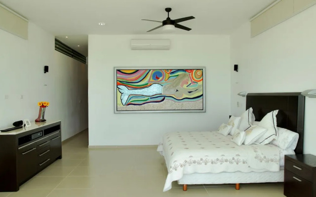 Beachfront Upscale House in Telchac