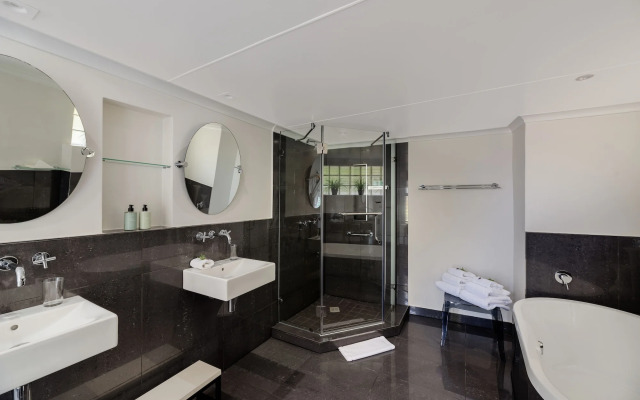 Villa Afrikana Guest Suites