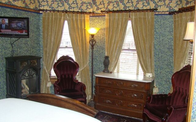 The Village Inn of Woodstock