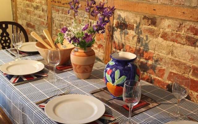 Beckford Cottage
