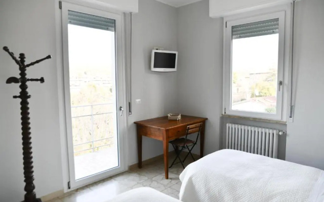 B&B Porta Romana-Language And Art