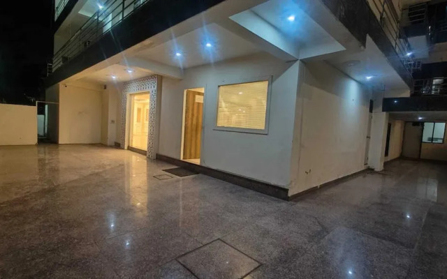 Hotel the classic inn noida sec 70
