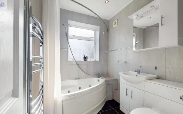 Charming 3 bed home. Spacious with large garden