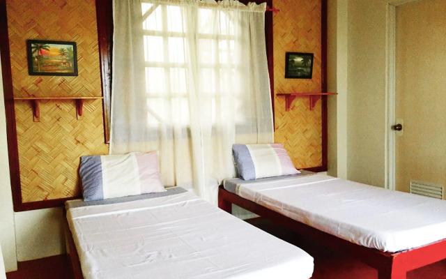 Villa Verde Safari and Pagi Dive Center