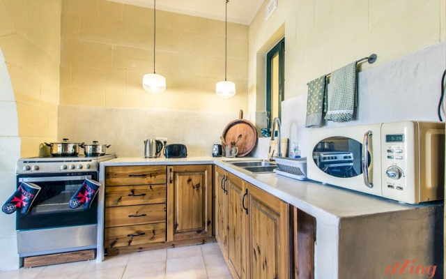 Retro Designer Homelike Apartment - Close to Beach